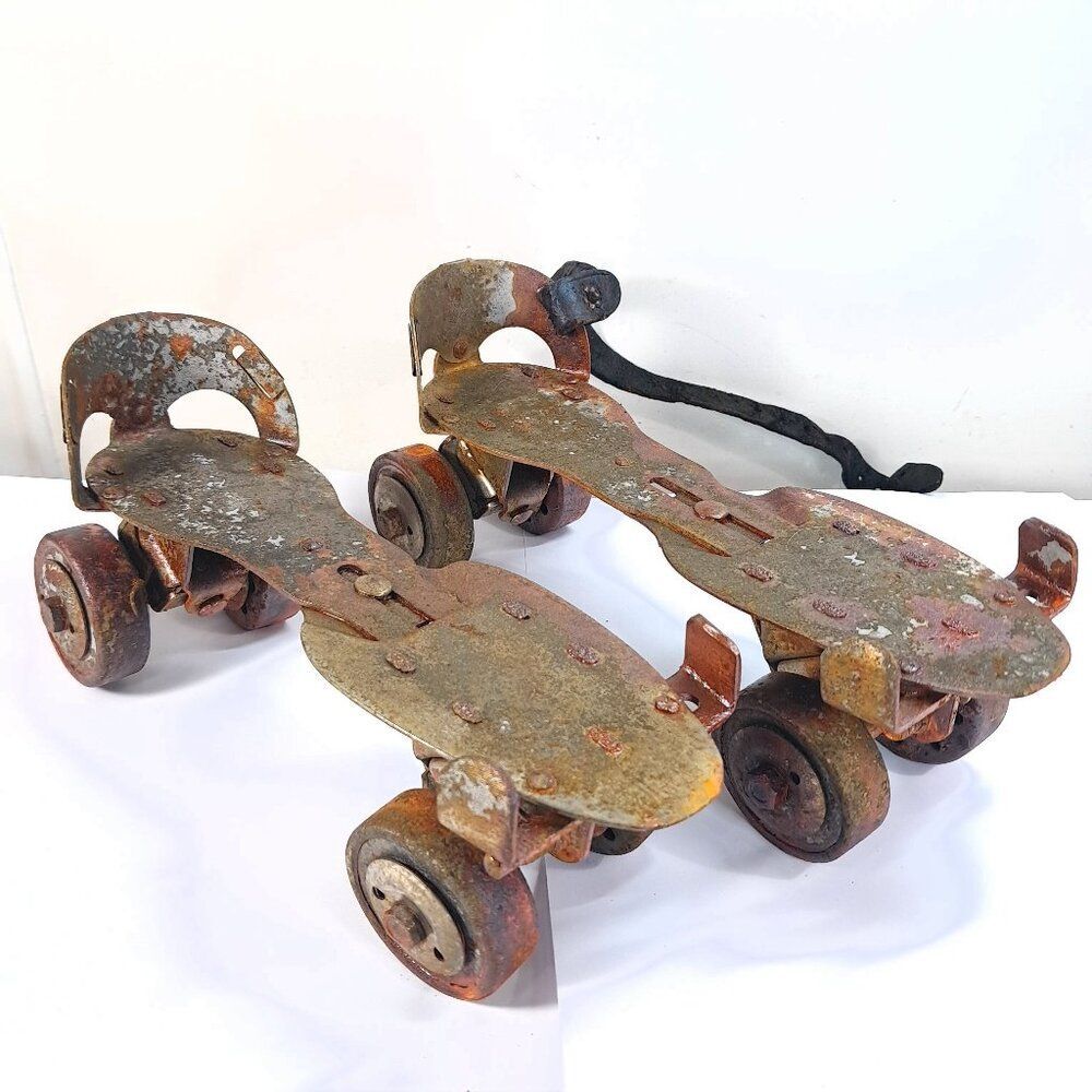 Vintage Union Hardware Company Roller Skates Metal rusty decor display 1950s 50s